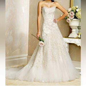 Maggie Sottero, Mirabella Wedding Dress in Ivory